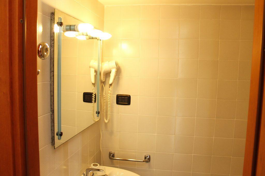 Aquam Albergo Акуи Терме Екстериор снимка