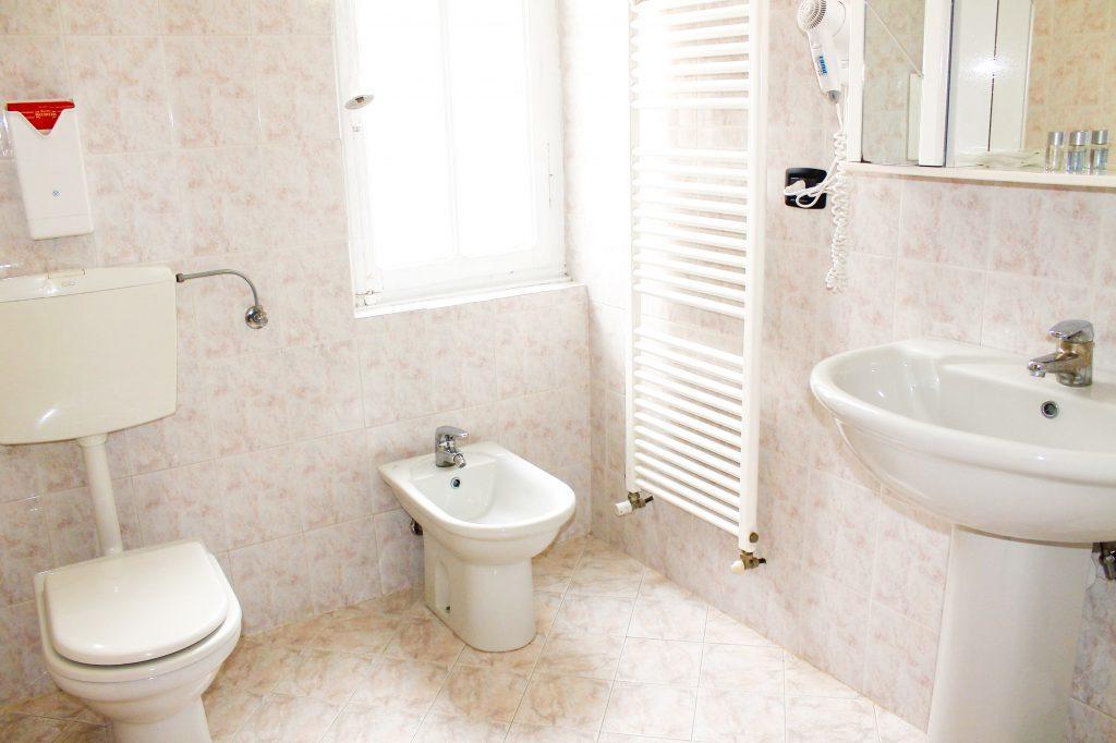 Aquam Albergo Акуи Терме Екстериор снимка